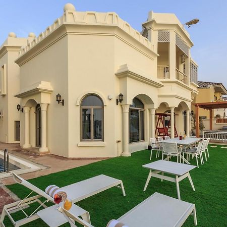 The S Holiday Homes - Stunning 5 Bedrooms Villa At The Palm Jumeirah With Private Beach And Pool Dubai Exterior photo